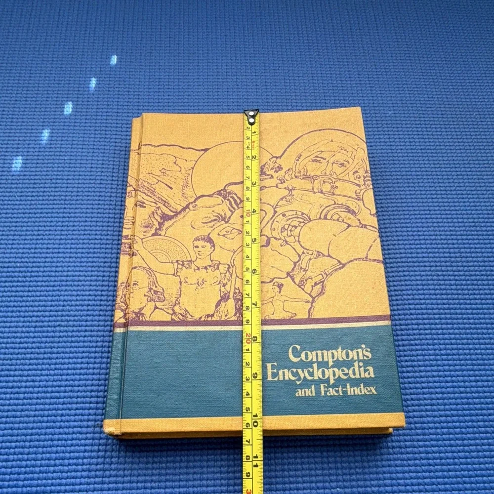 Hardcover Compton's Encyclopedia and Fact-Index Vol 7 E–Eye (1972) 370p